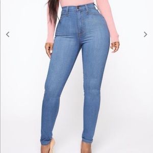 FASHION NOVA JEANS